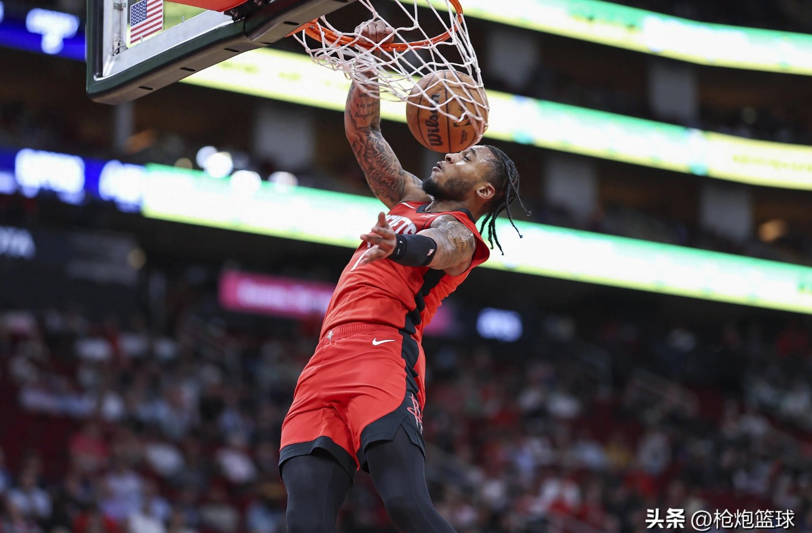 阿斯顿维拉训练开放日，赛后远射贴柱引欢呼，NBA常规赛在即，纪律约束更严格 -牛牛网页版