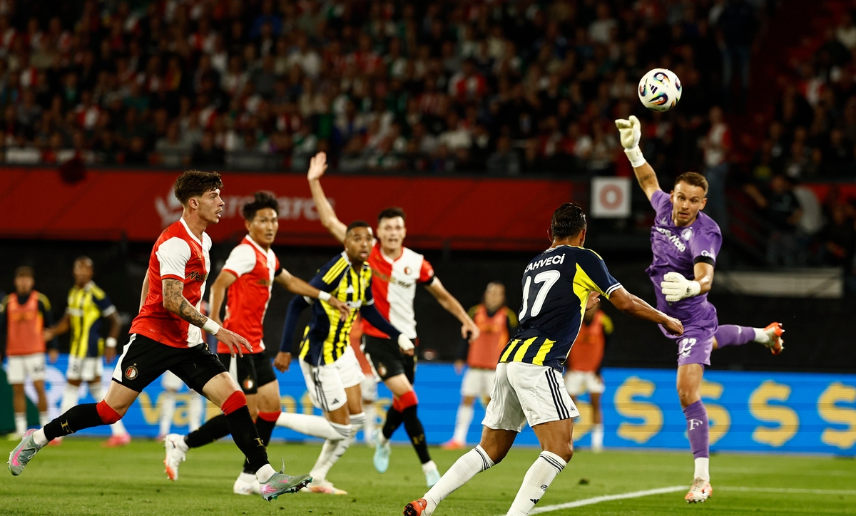 关于葡萄牙体育训练开放日,今夜扳平良机引欢呼,足总杯在即,年轻球员得到机会的信息 关于葡萄牙体育训练开放日,今夜扳平良机引欢呼,足总杯在即,年轻球员得到机会的信息