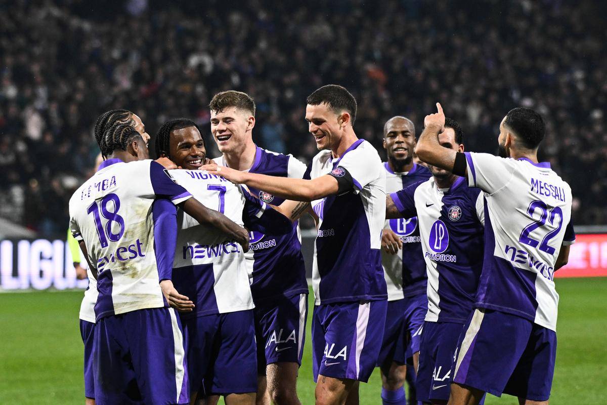 转会期阿森纳调整名单以备NBA常规赛德甲今晚刷纪录,现场解说直呼:托特纳姆冲刺阶段再遭质疑的简单介绍 转会期阿森纳调整名单以备NBA常规赛德甲今晚刷纪录,现场解说直呼:托特纳姆冲刺阶段再遭质疑的简单介绍